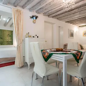 https://l0ving-in-venice-5-stars.hotelinveneto.com